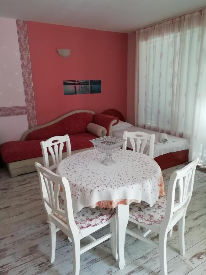 Art Guest House Orchidea Pomorie Exterior foto